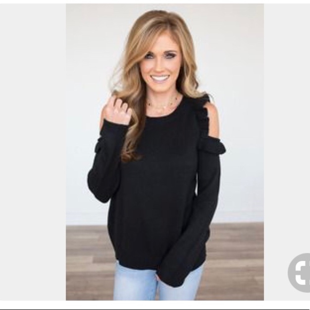 😘ADORABLE! RUFFLE COLD SHOULDER SWEATER!😉